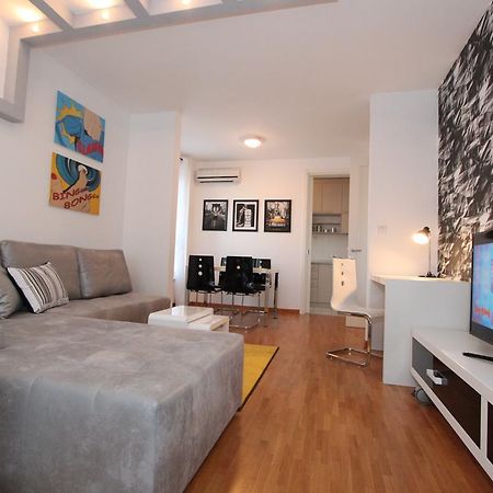 New Belgrade Apartment Neven, Parking 5 Evra Dan Belgrado Exterior foto